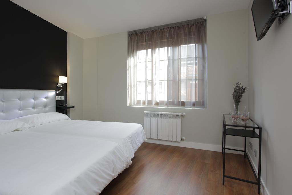 אוביידו Hotel Rosal מראה חיצוני תמונה