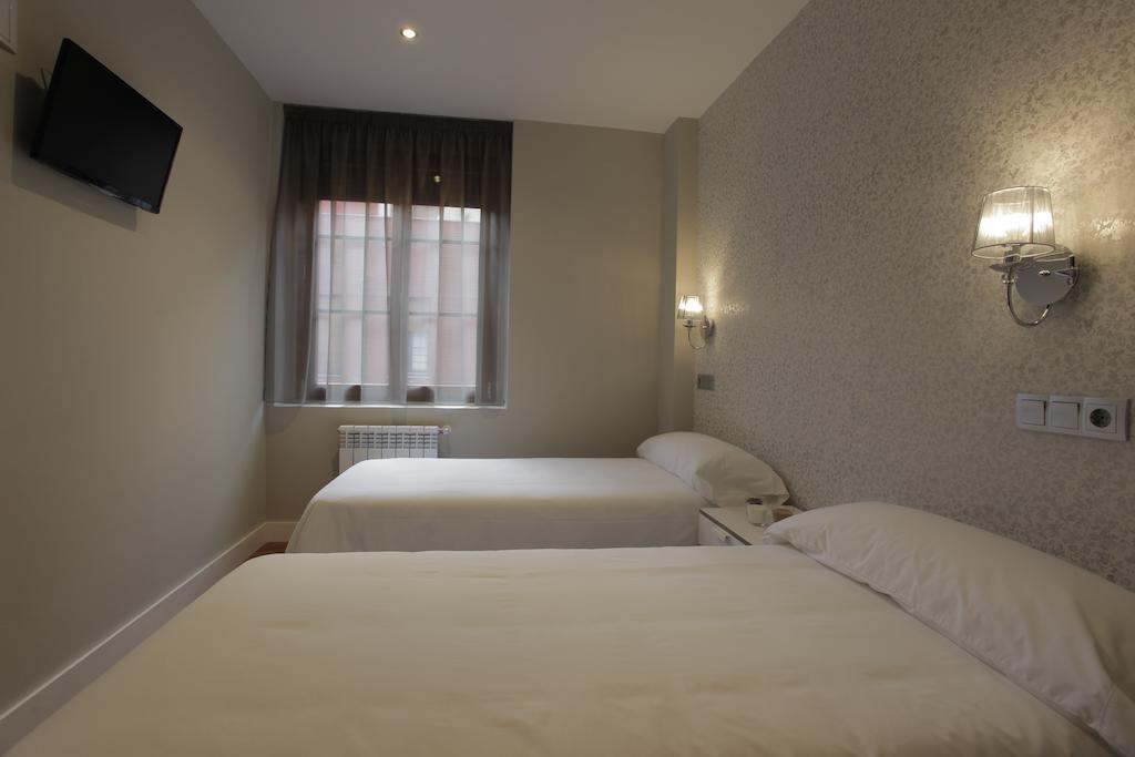 אוביידו Hotel Rosal מראה חיצוני תמונה