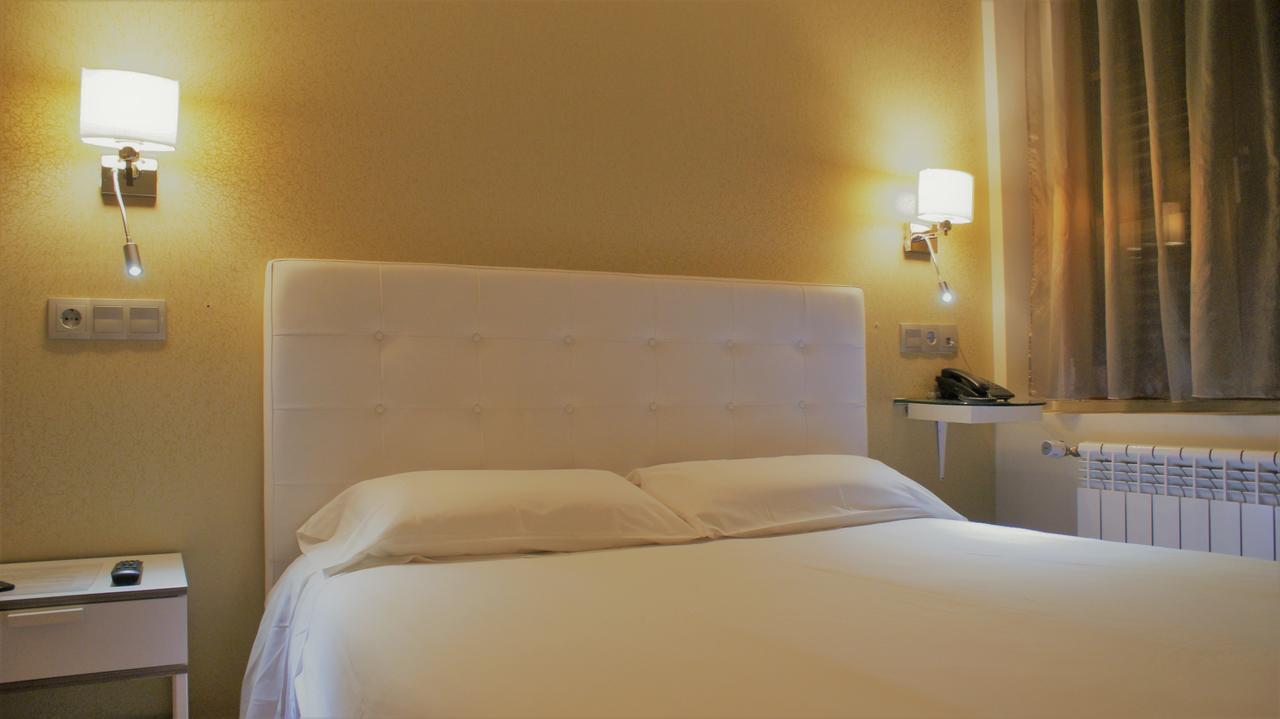 אוביידו Hotel Rosal מראה חיצוני תמונה