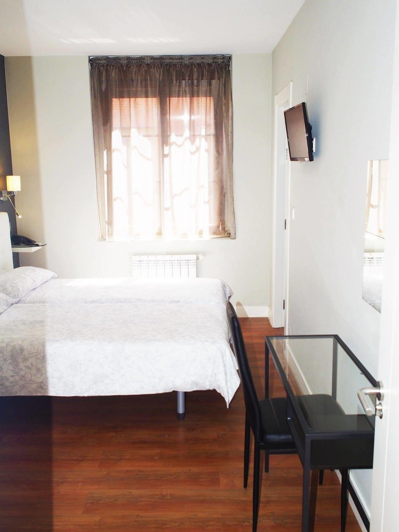 אוביידו Hotel Rosal מראה חיצוני תמונה